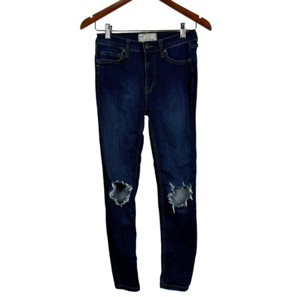 Free People Distressed Jeans Dark Wash Ripped Knee Size 26 - Picture 2 of 10